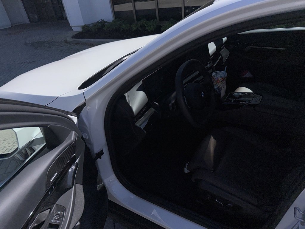 Certified 2024 BMW 530i w/ Luxury Seating Package image 11