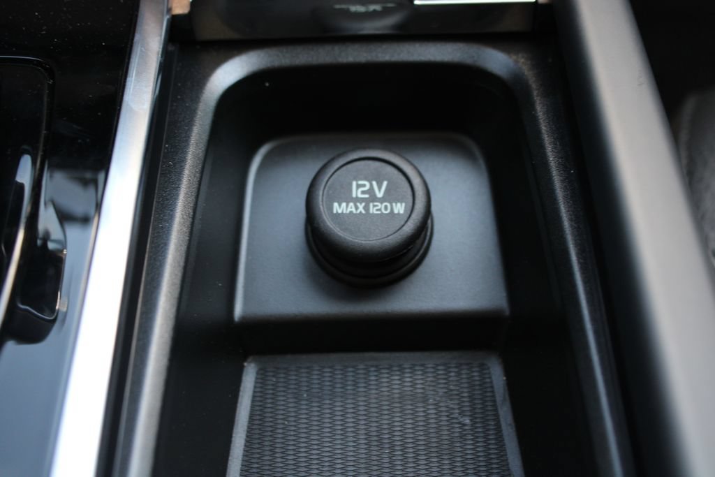 Used 2025 Volvo XC90 B6 Plus AWD/4WD image 29
