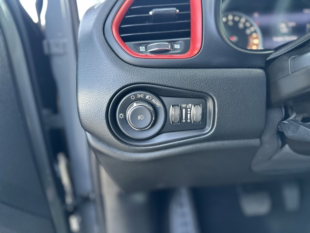 Used 2020 Jeep Renegade Trailhawk w/ UConnect 8.4 Nav Group image 27