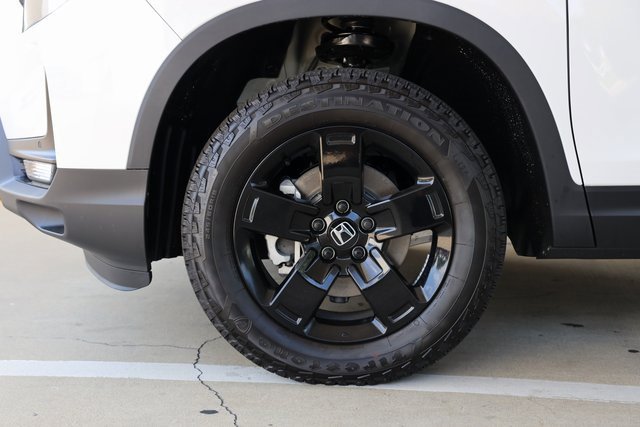 New 2025 Honda Ridgeline Black Edition image 9
