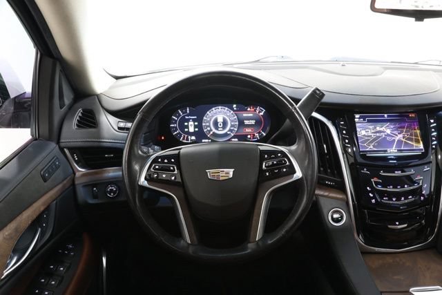 Used 2019 Cadillac Escalade ESV Luxury AWD/4WD image 11