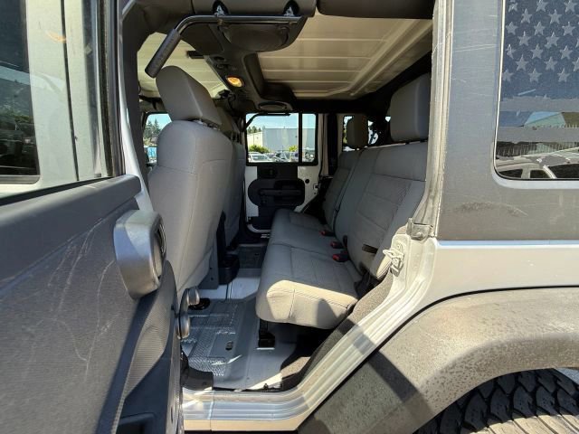 Used 2008 Jeep Wrangler Unlimited Rubicon w/ Dual Top Group AWD/4WD image 17