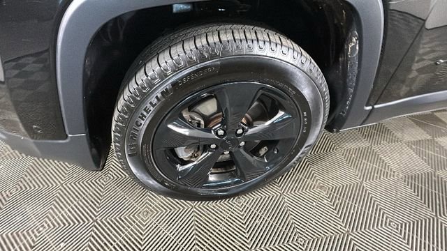 Used 2018 Jeep Cherokee Limited w/ Technology Group AWD/4WD image 10