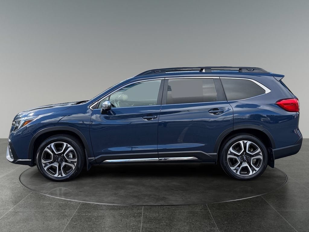 Used 2023 Subaru Ascent Limited w/ Technology Package AWD/4WD image 5