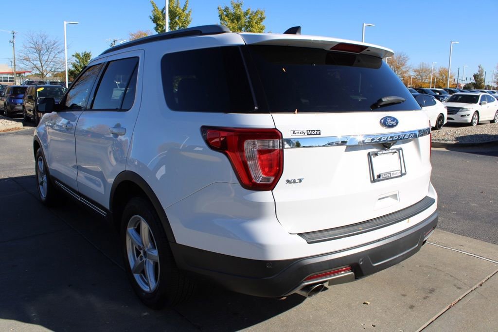 Used 2018 Ford Explorer XLT image 5
