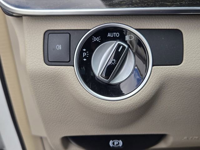 Used 2016 Mercedes-Benz E 350 4MATIC Sedan w/ Premium Package image 29
