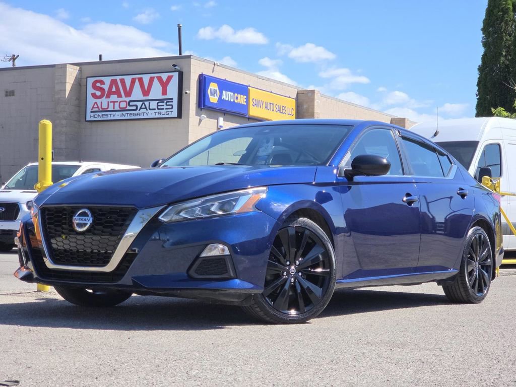 Used 2022 Nissan Altima 2.5 SR FWD image 2