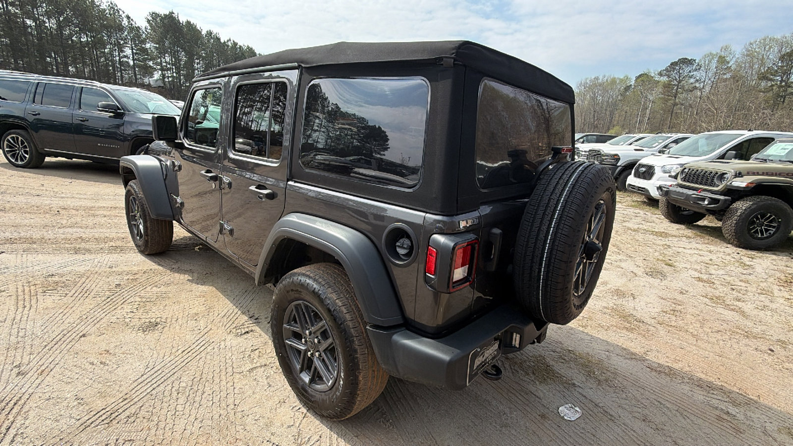 Used 2024 Jeep Wrangler Sport S image 10