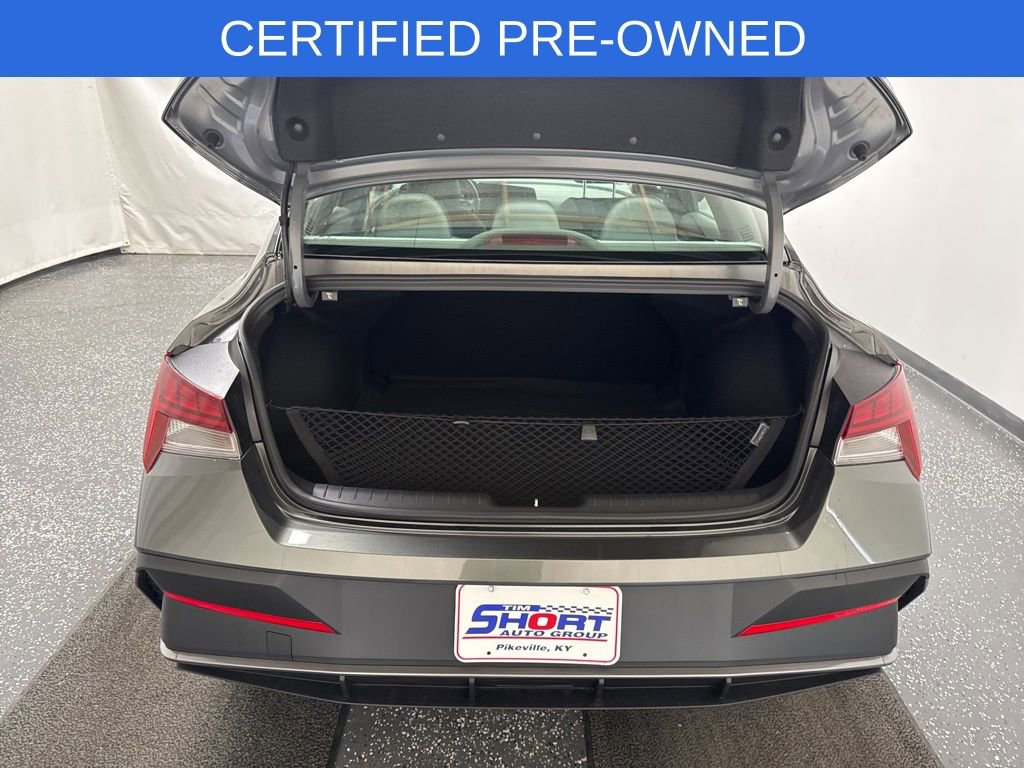 Used 2025 Hyundai Elantra SEL image 8