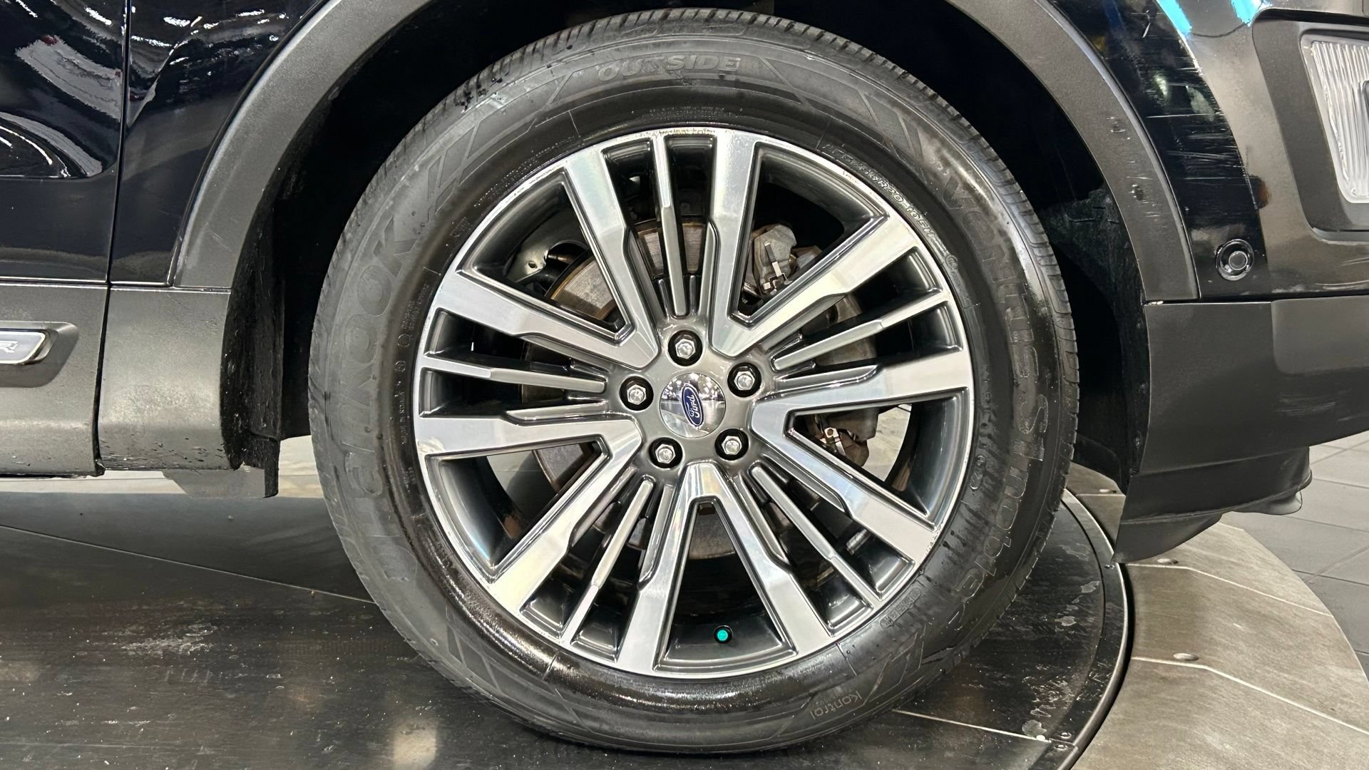 Used 2017 Ford Explorer Platinum AWD/4WD image 26