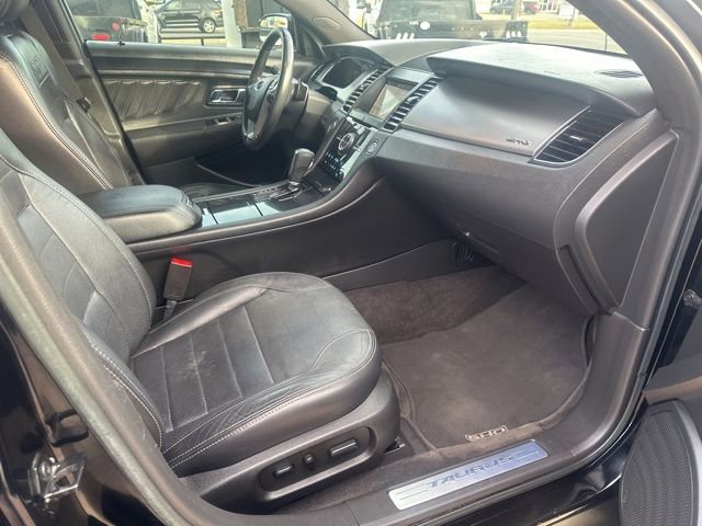 Used 2017 Ford Taurus SHO w/ Driver Assist Package image 6