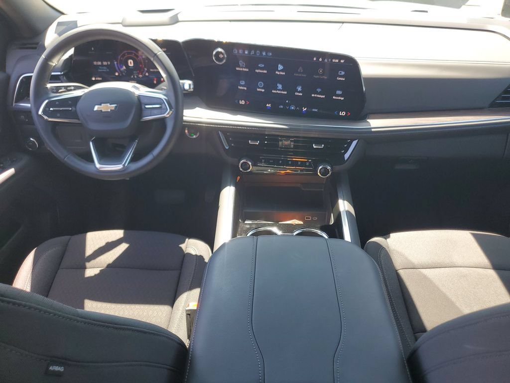 Used 2026 Chevrolet Suburban LS RWD image 19