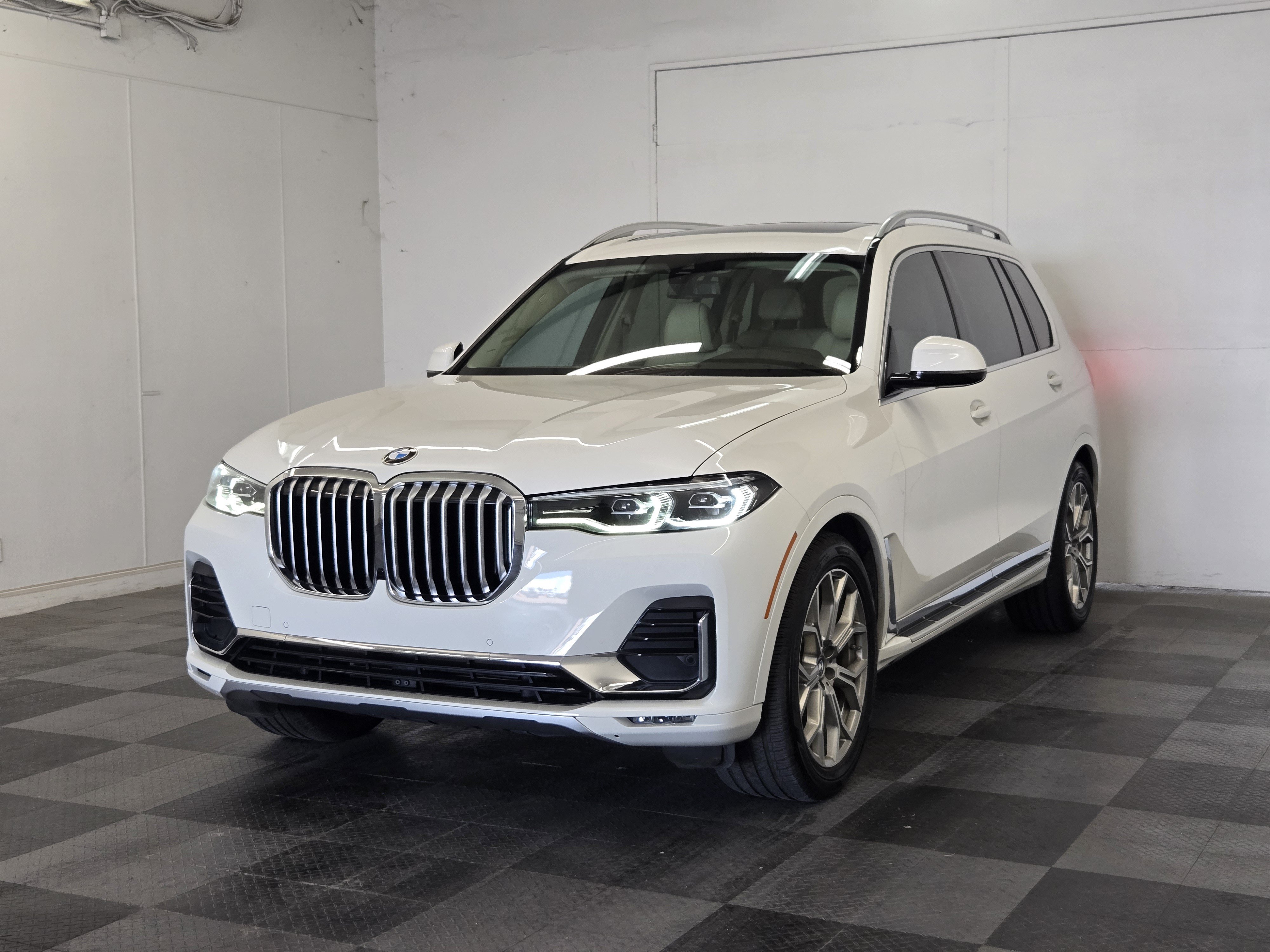 Used 2019 BMW X7 xDrive40i w/ Cold Weather Package AWD/4WD image 4