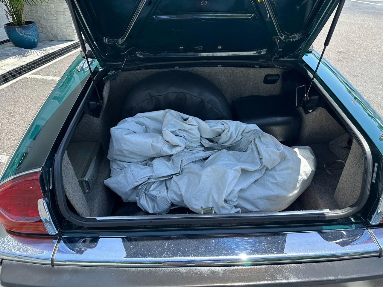 Used 1990 Jaguar XJS V12 Convertible RWD image 23