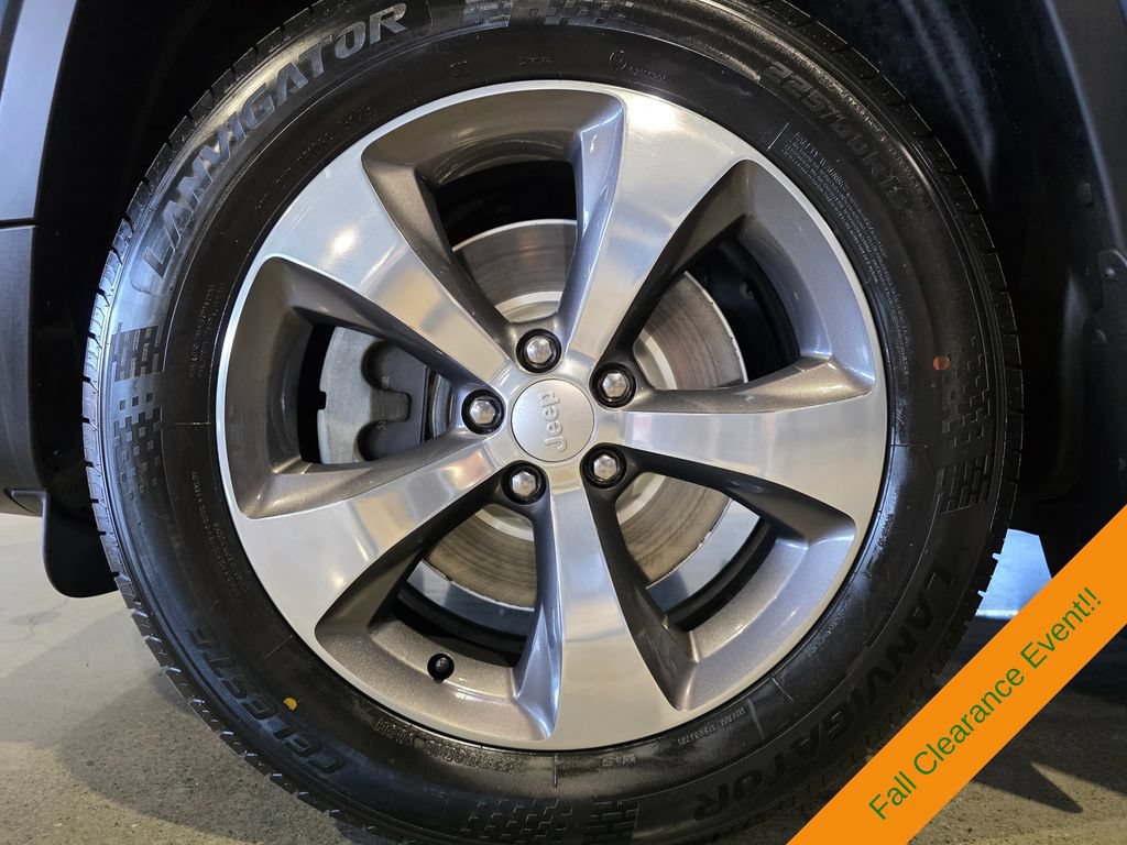 Used 2020 Jeep Cherokee Limited AWD/4WD image 28