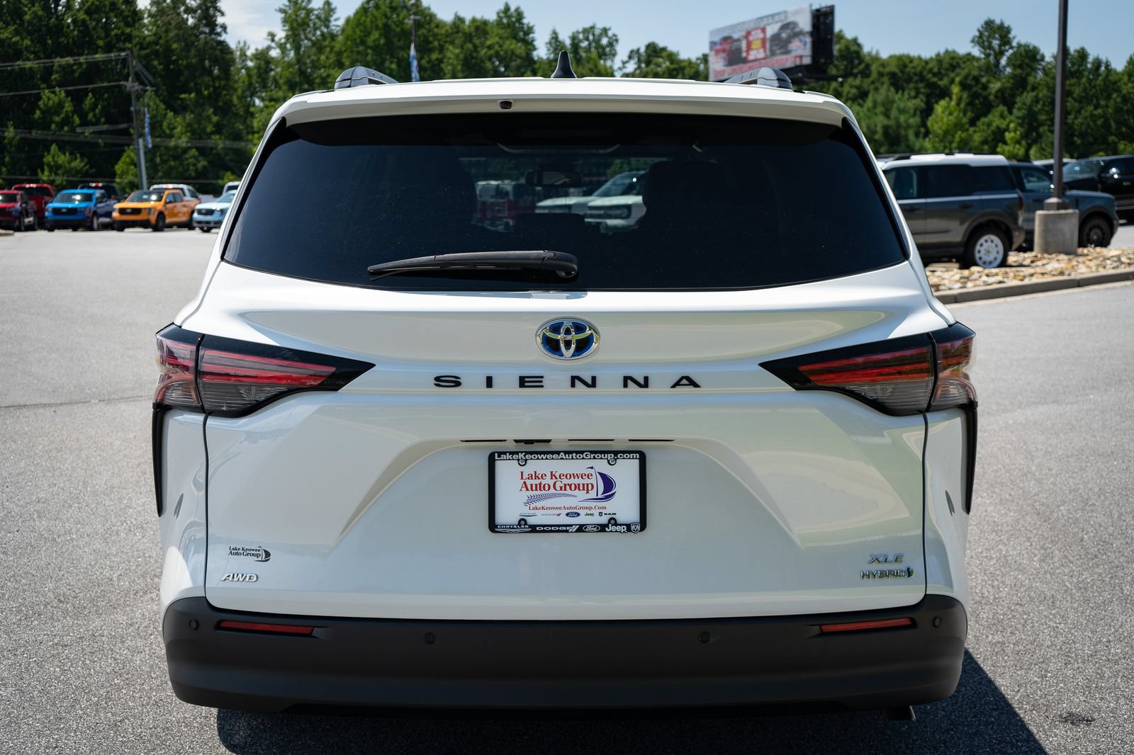 Used 2021 Toyota Sienna XLE w/ XLE Plus Package AWD/4WD image 8