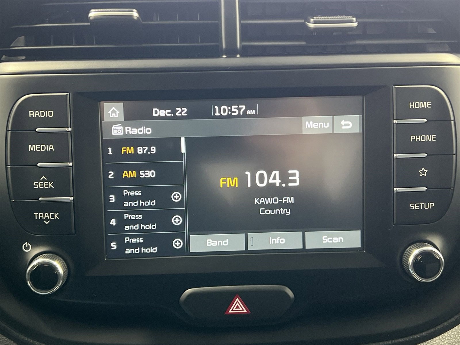 Used 2020 Kia Soul LX image 16