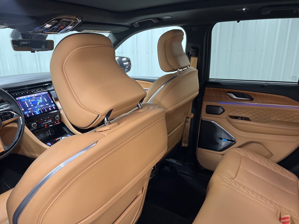 Used 2023 Jeep Grand Cherokee Summit image 12