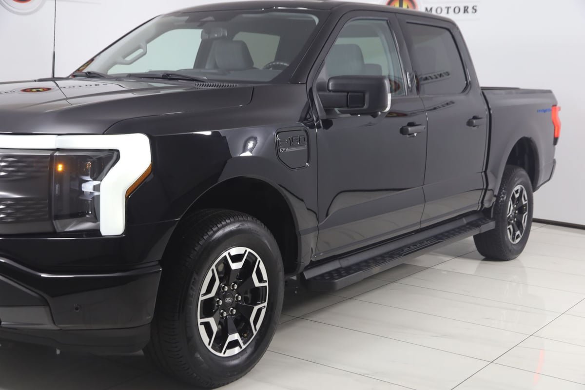 Used 2023 Ford F150 Lightning XLT AWD/4WD image 50