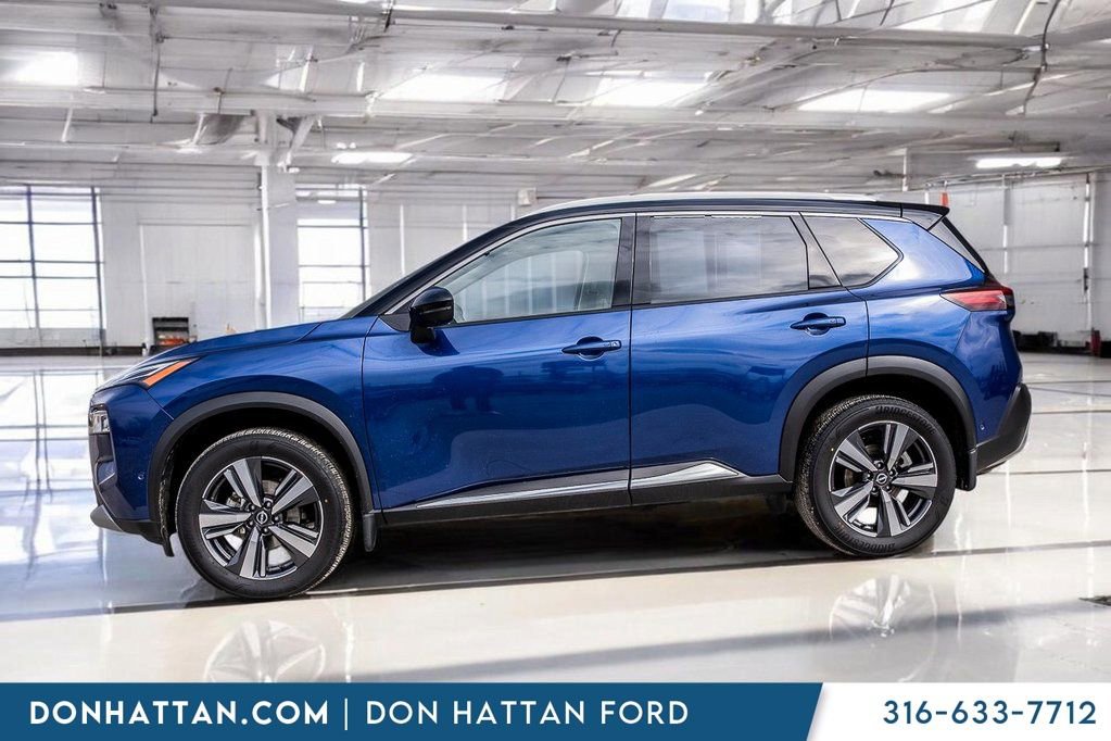 Used 2023 Nissan Rogue Platinum w/ Platinum Premium Package image 2