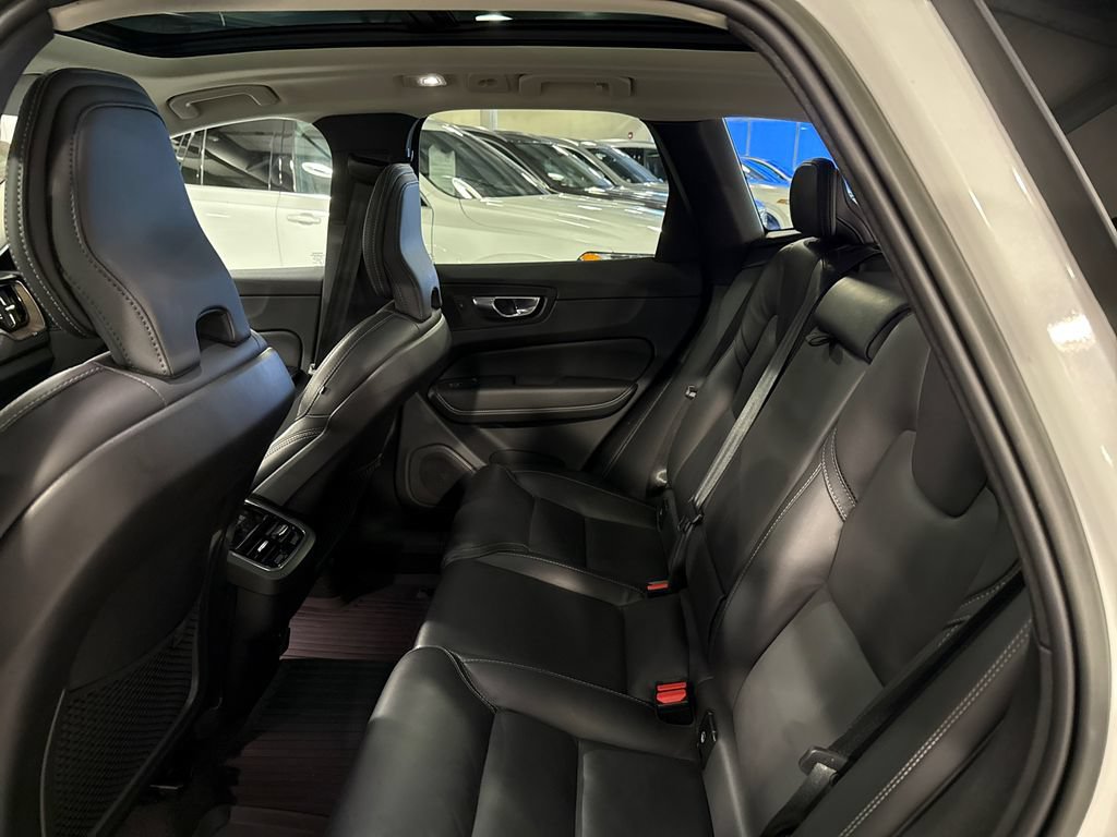 Certified 2023 Volvo XC60 B5 Ultimate w/ Climate Package AWD/4WD image 22