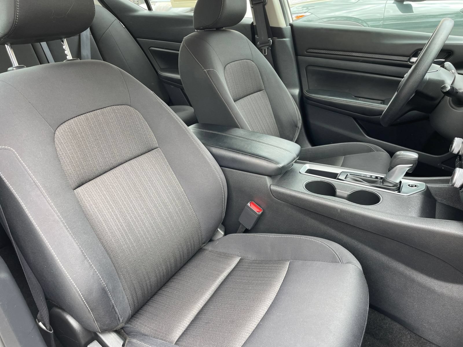 Used 2025 Nissan Altima 2.5 SV FWD image 35