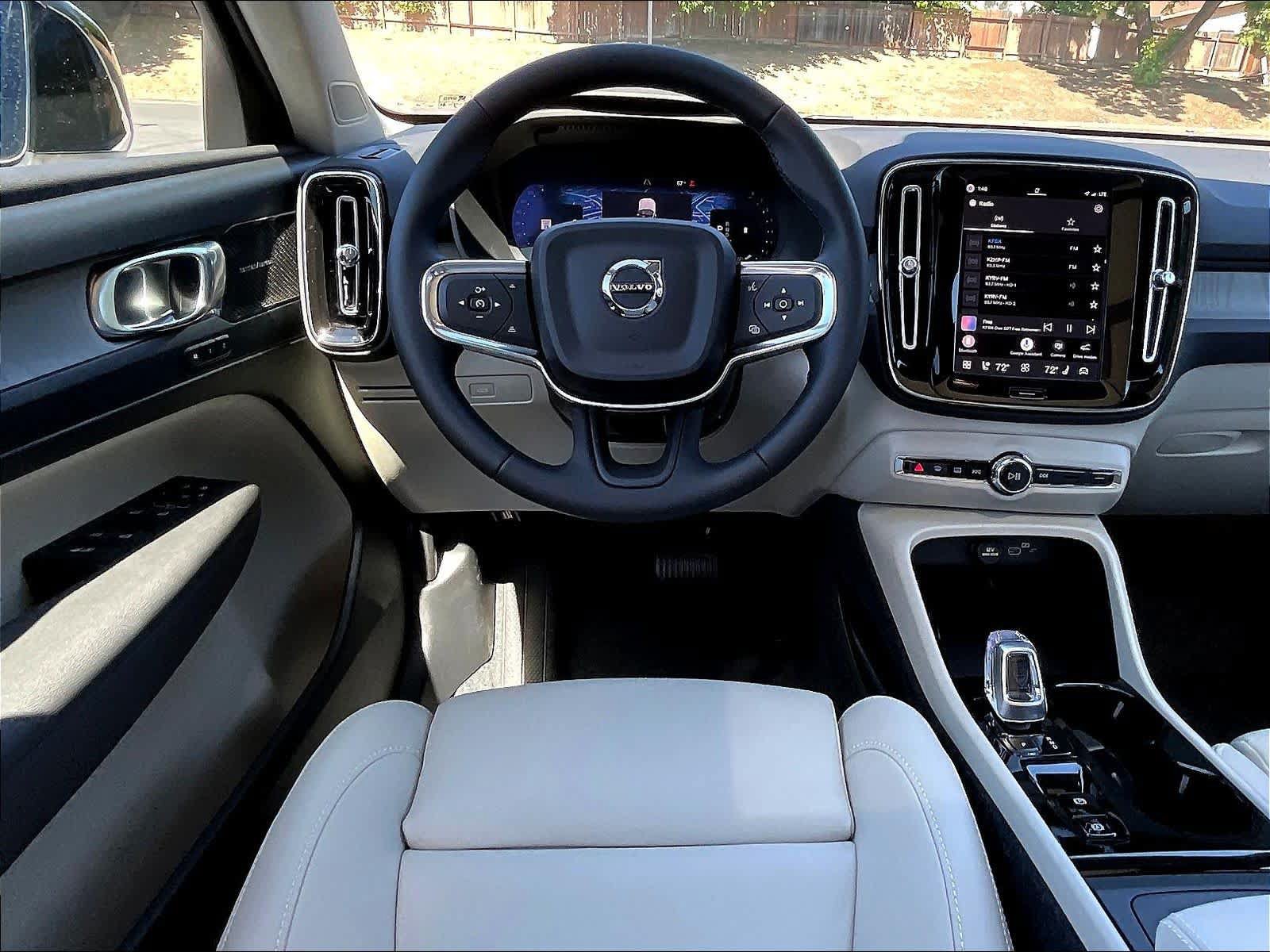 New 2026 Volvo XC40 B5 Ultra w/ Climate Package AWD/4WD image 15