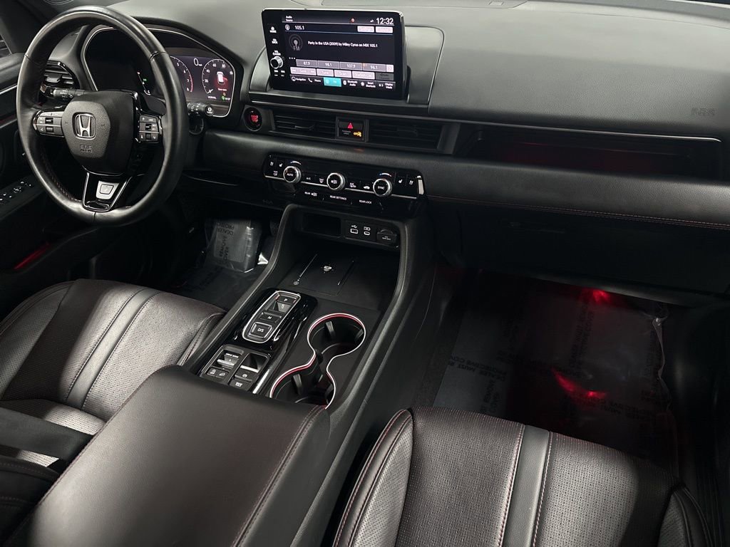 Used 2025 Honda Pilot Black Edition image 12