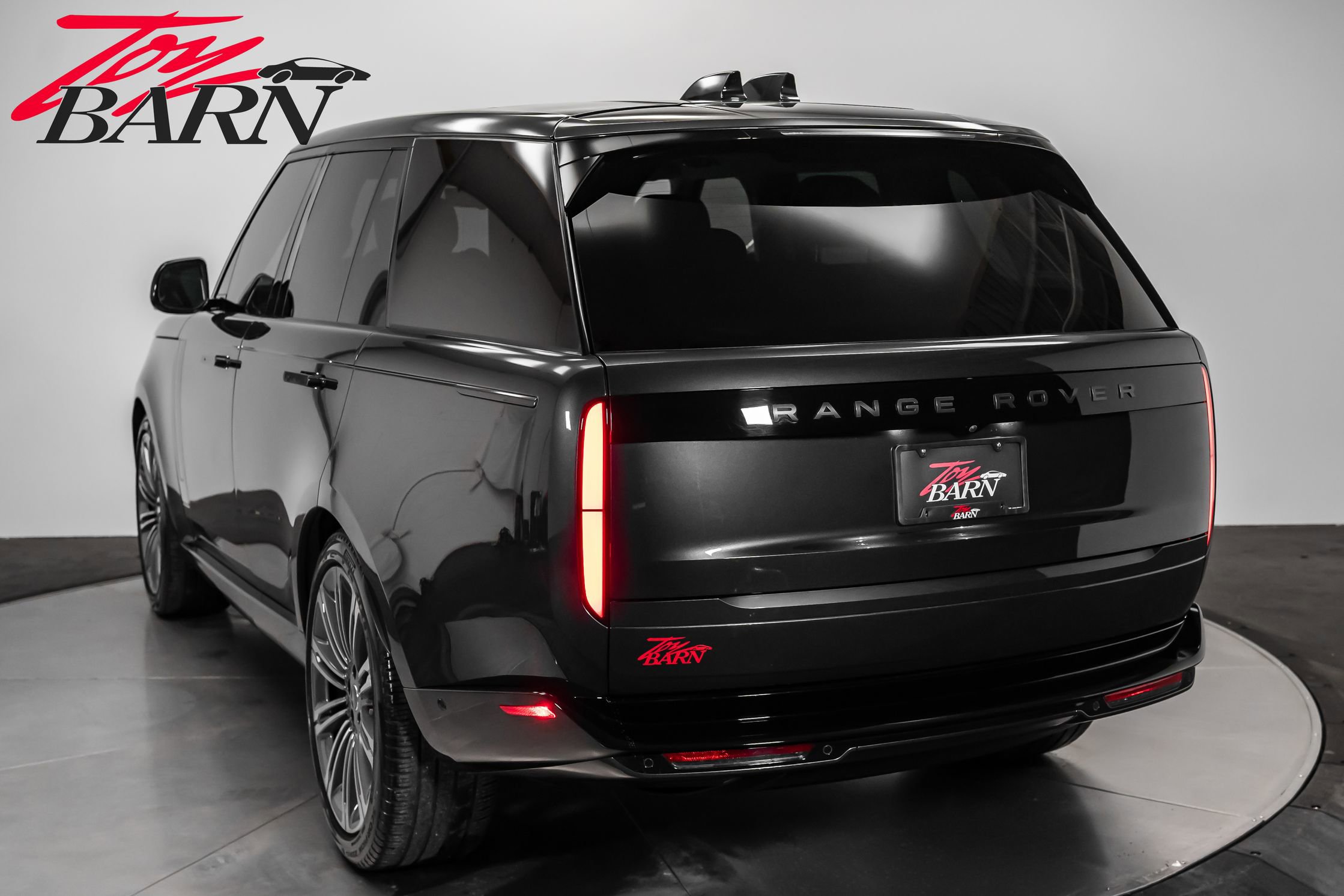 Used 2024 Land Rover Range Rover SE image 12