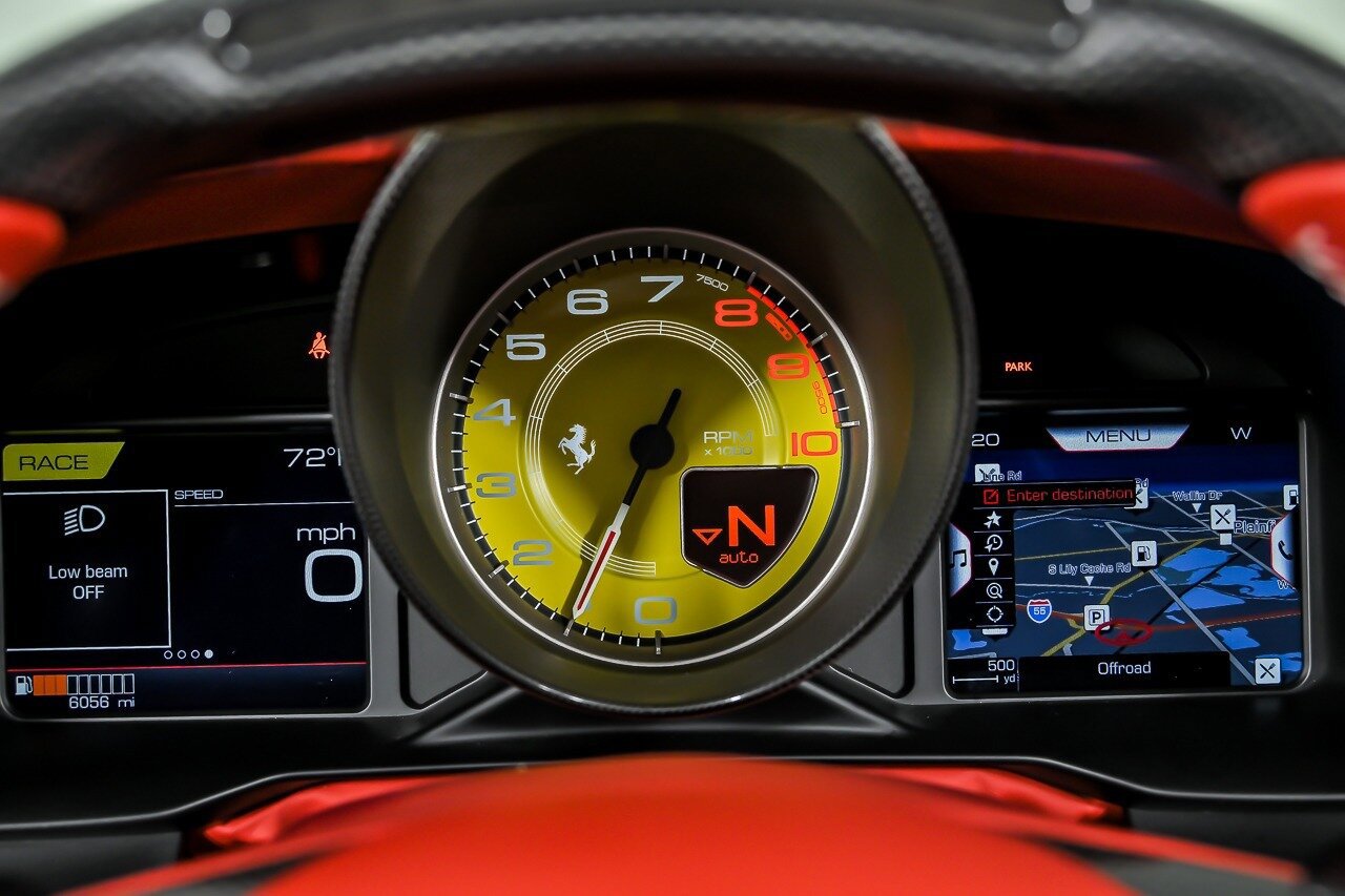 Used 2022 Ferrari F8 Tributo image 34