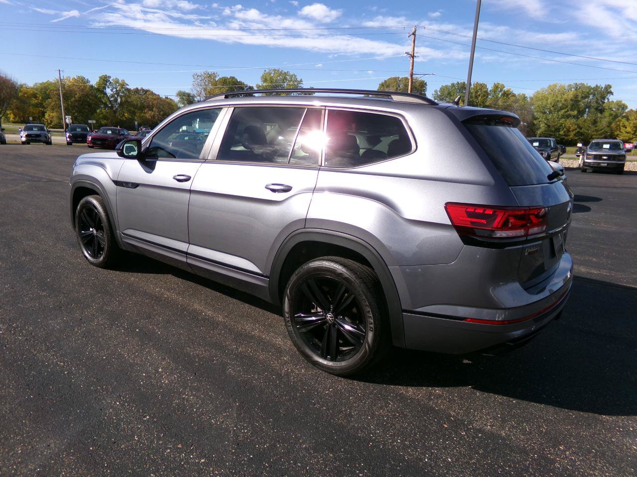 Used 2023 Volkswagen Atlas SEL AWD/4WD image 8