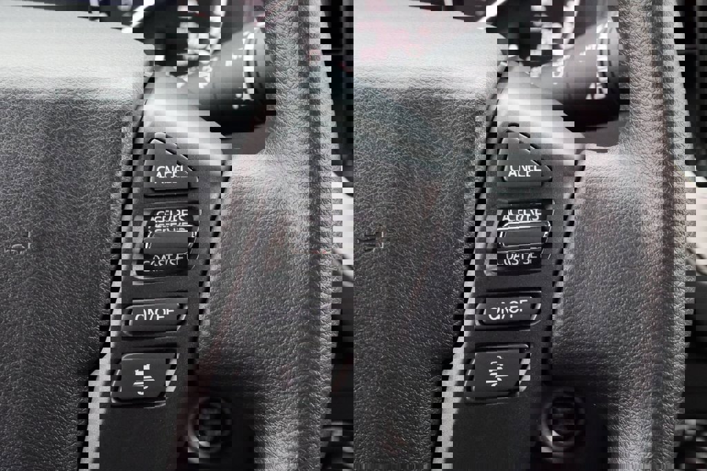 Used 2025 Nissan Frontier SV image 19