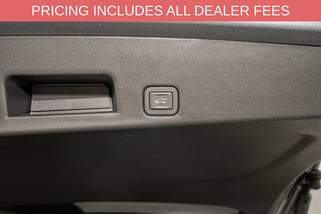 Used 2025 Chevrolet Traverse Z71 w/ Enhanced Driving Package AWD/4WD image 7