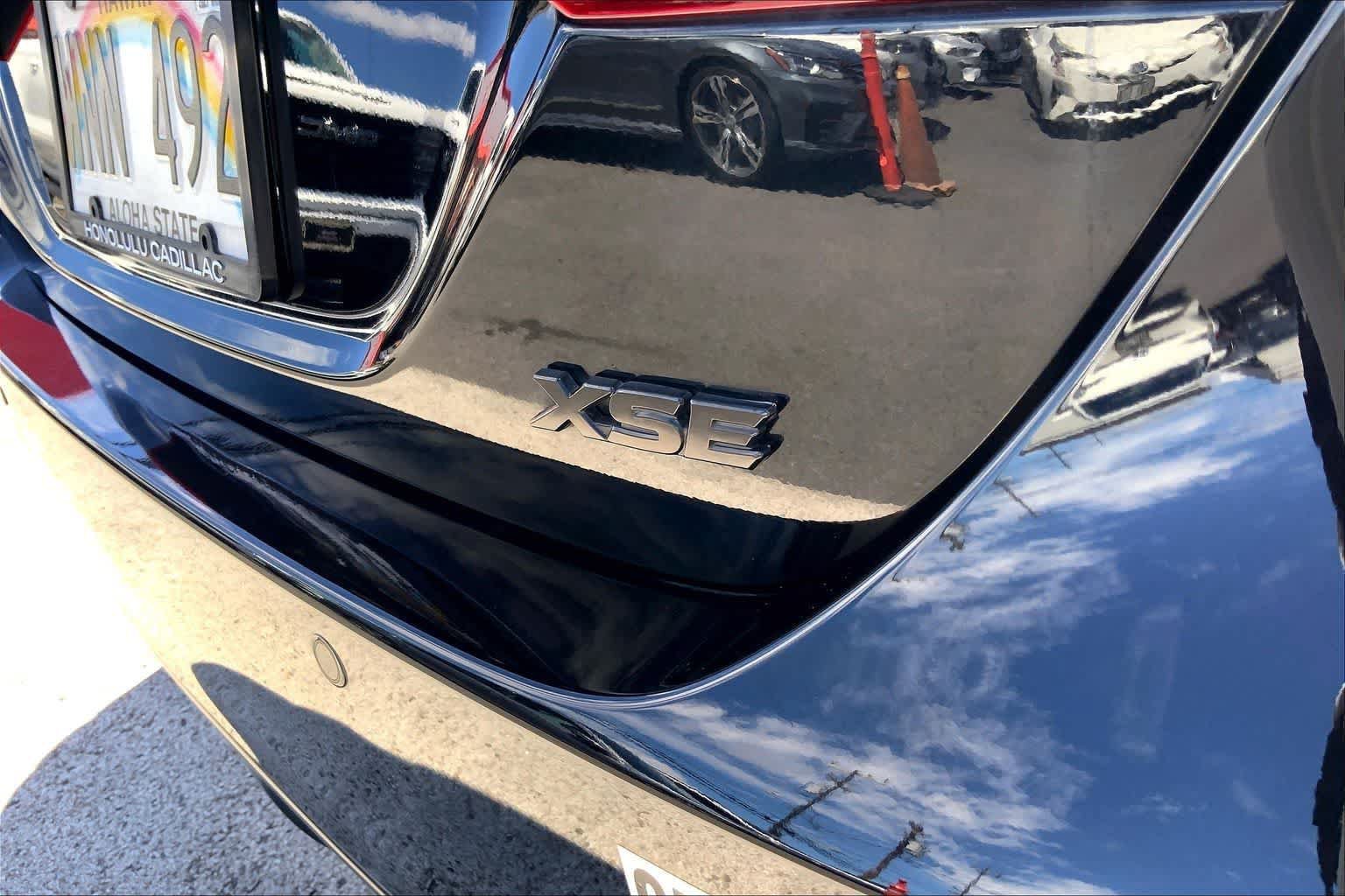 Used 2022 Toyota Camry XSE FWD image 7