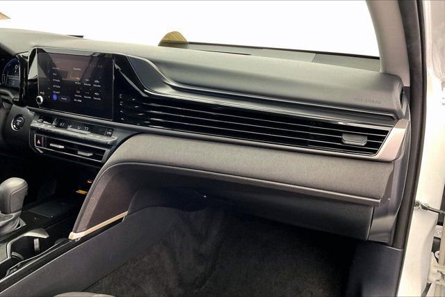 Used 2025 Toyota Camry LE image 16