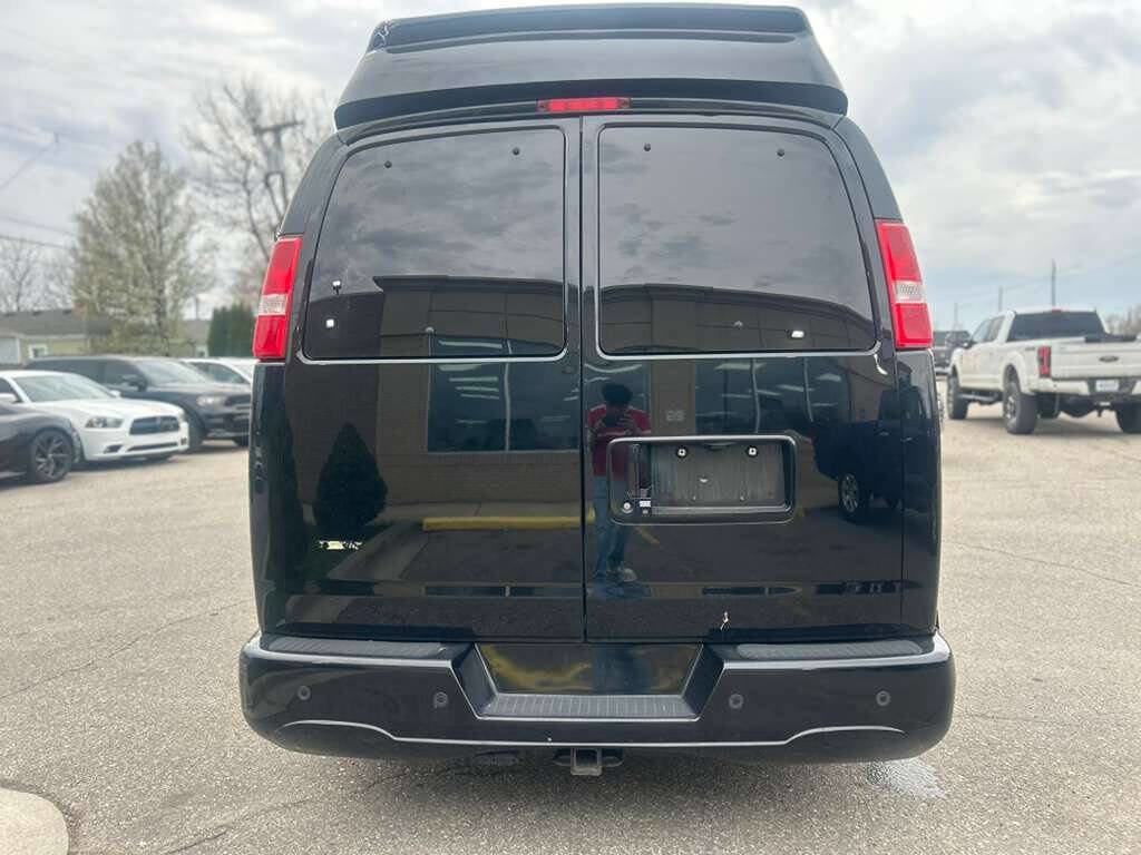 Used 2019 Chevrolet Express 2500 Extended w/ Enhanced Convenience Package RWD image 6