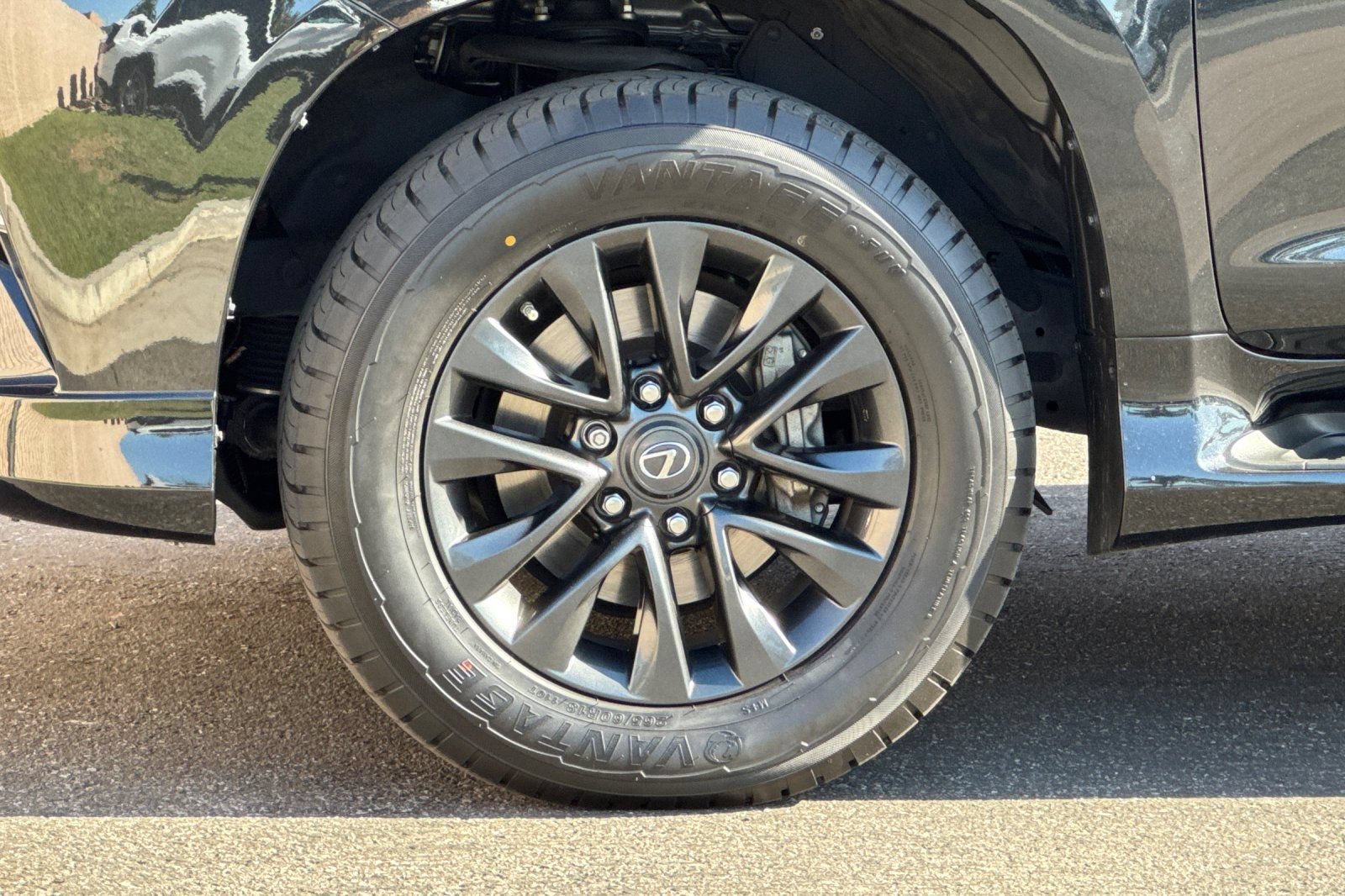 Certified 2023 Lexus GX 460 Premium w/ Premium Package AWD/4WD image 31