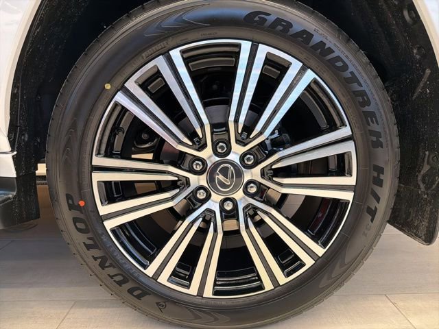 New 2026 Lexus LX 700h Luxury image 6