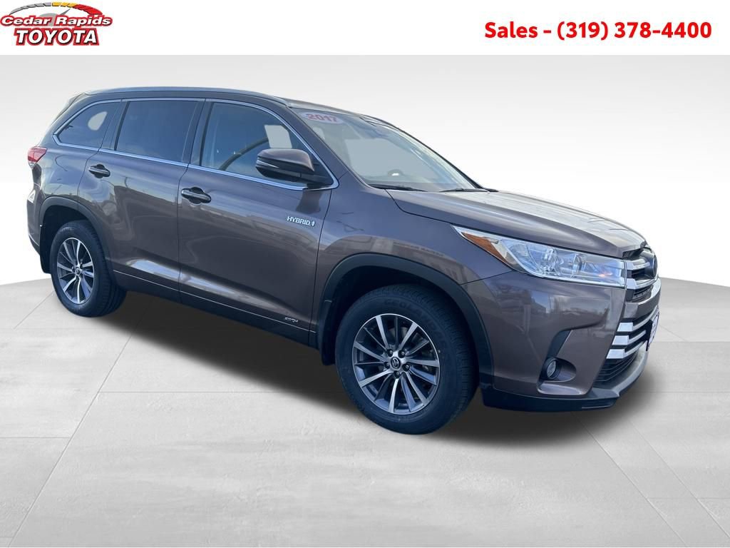 Certified 2017 Toyota Highlander XLE image 9