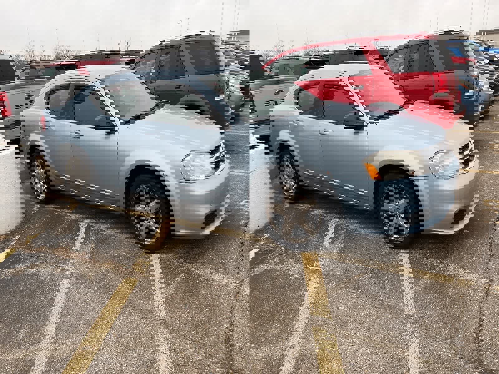 Used 2013 Dodge Avenger SE image 19