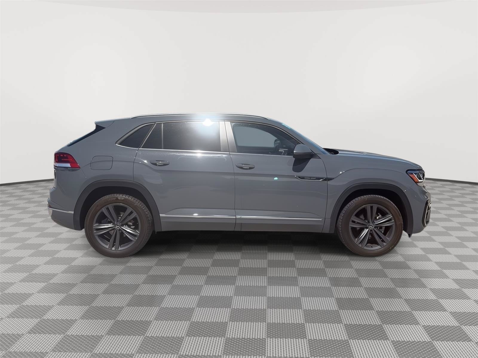 Certified 2021 Volkswagen Atlas Cross Sport SE w/ V6 Towing Package FWD image 14