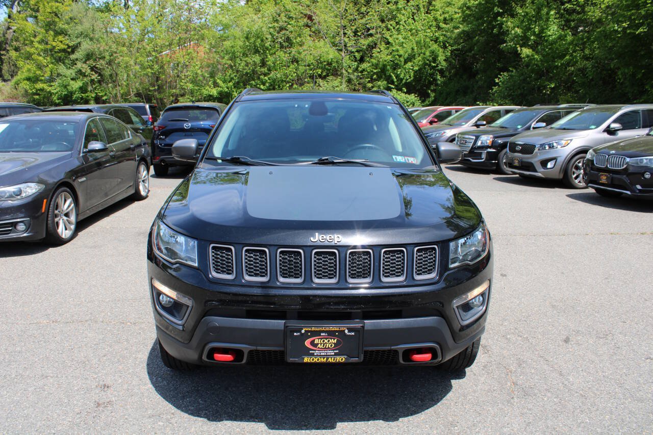 Used 2017 Jeep Compass Trailhawk w/ Navigation Group AWD/4WD image 3