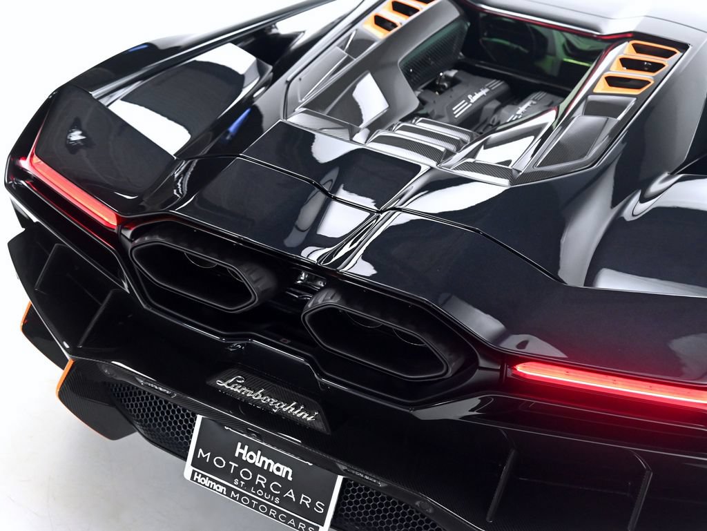 Used 2026 Lamborghini Revuelto AWD/4WD image 31
