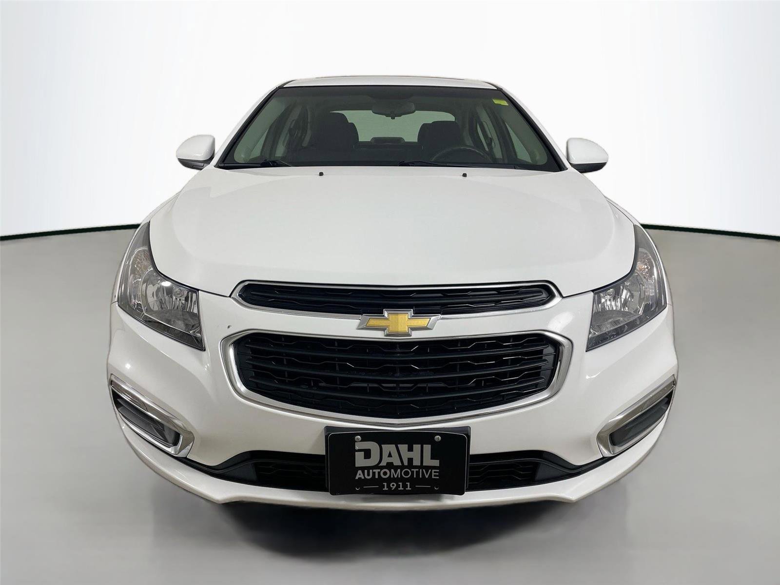 Used 2016 Chevrolet Cruze LT w/ Sun And Sound Package FWD image 3