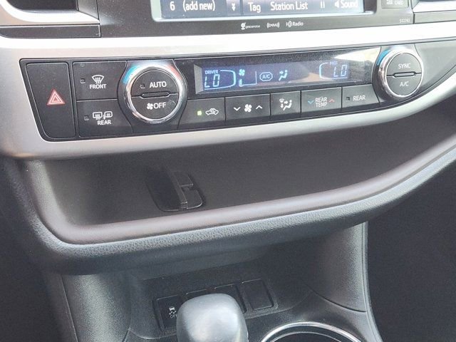 Used 2019 Toyota Highlander XLE image 21