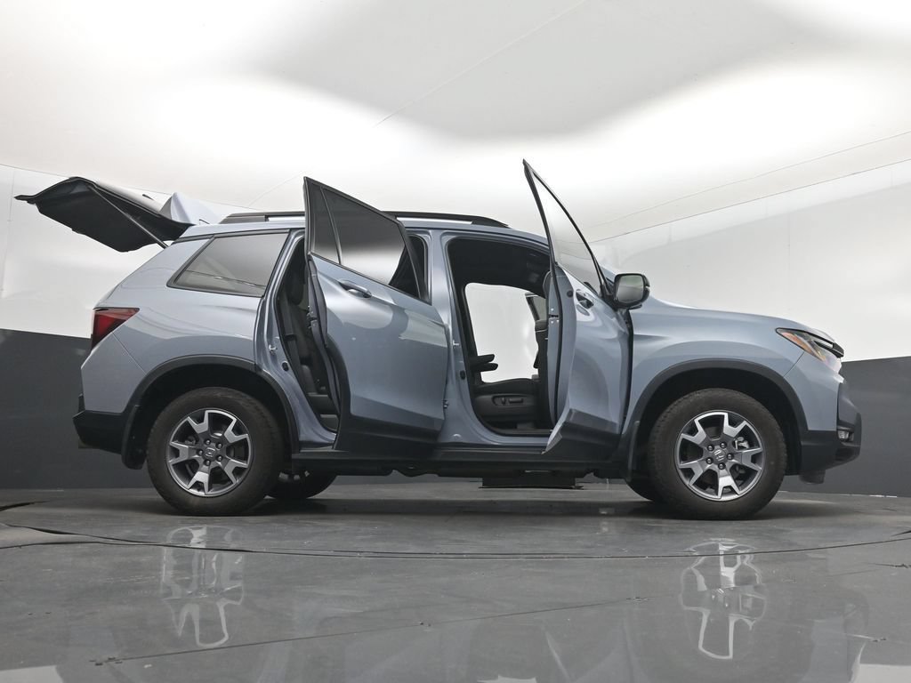 Used 2023 Honda Passport TrailSport image 7