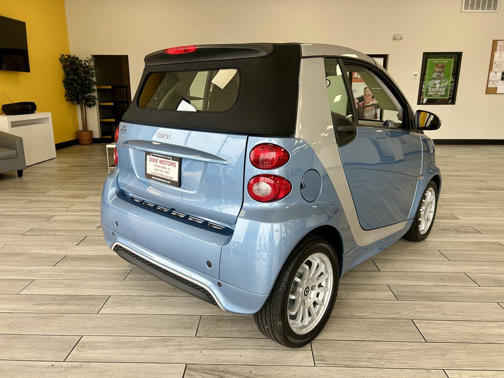 Used 2013 smart fortwo passion RWD image 6