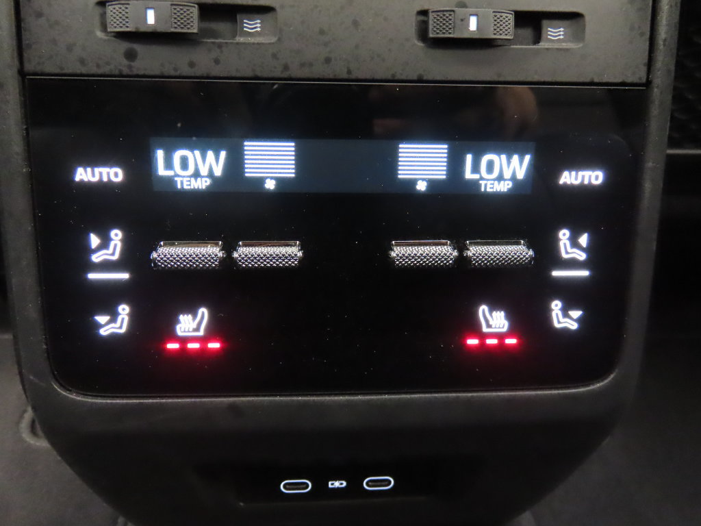 Used 2024 Porsche Macan 4 Electric AWD/4WD image 35