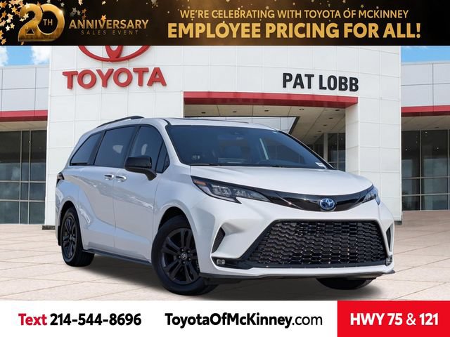 Used 2025 Toyota Sienna XSE w/ XSE Plus Package AWD/4WD image 1