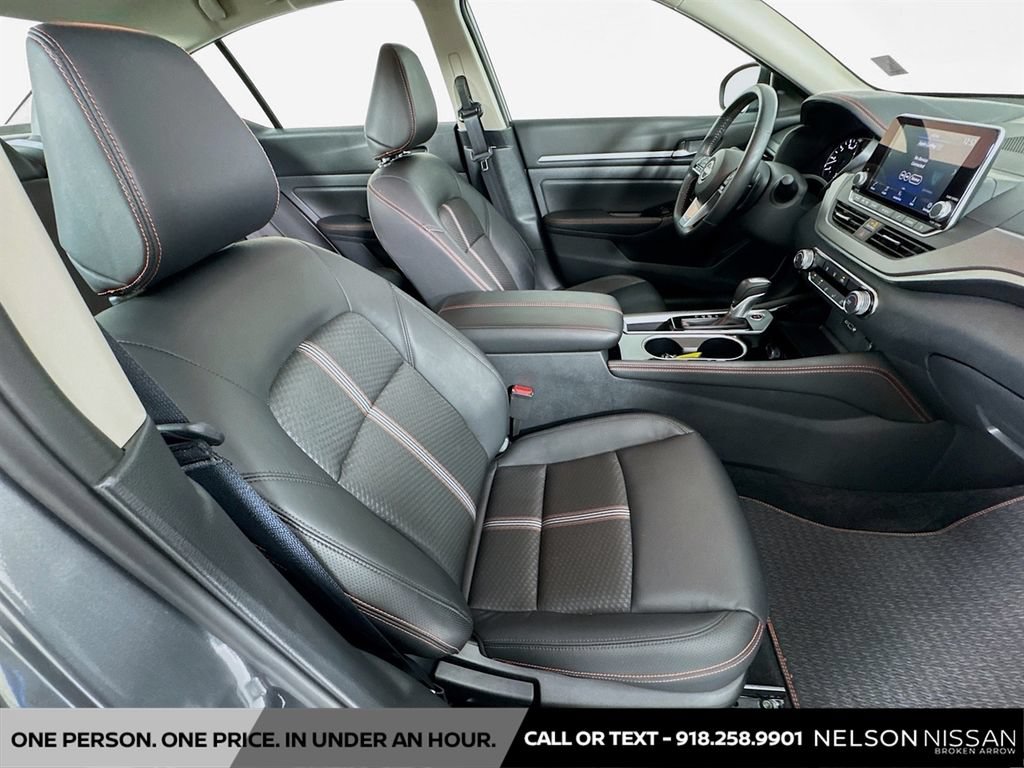 Certified 2025 Nissan Altima 2.5 SR FWD image 25